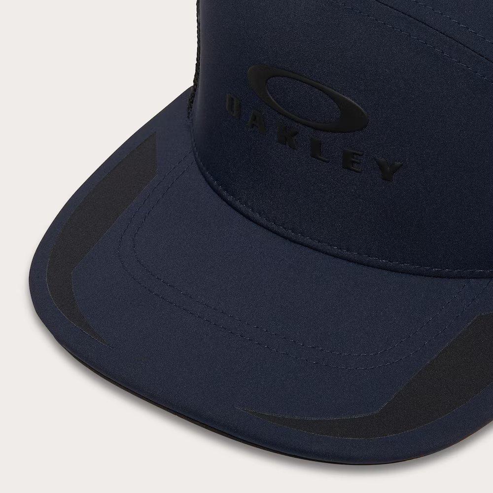Podium Trucker Hat - Men