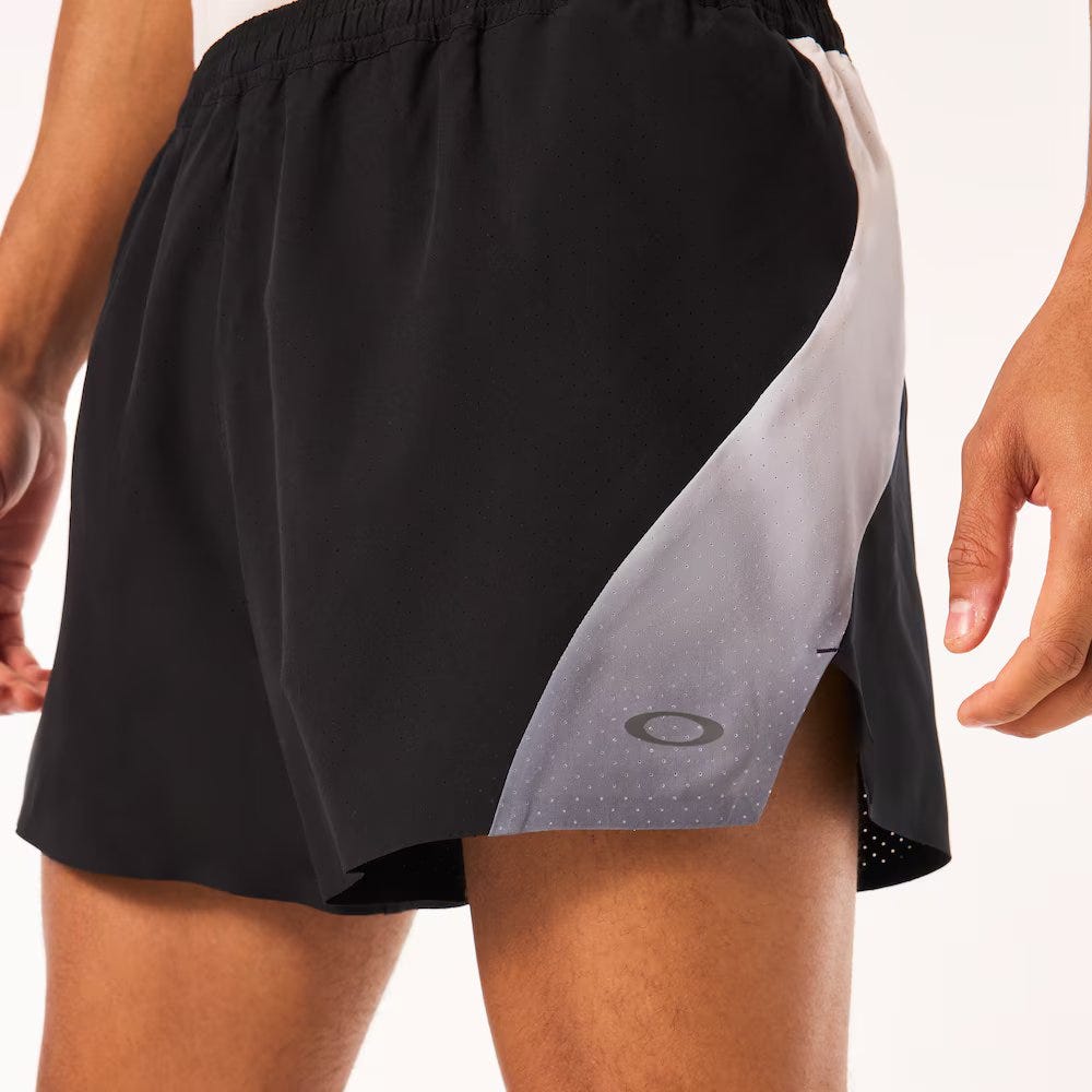 O01FOA405418-02E_02E_3