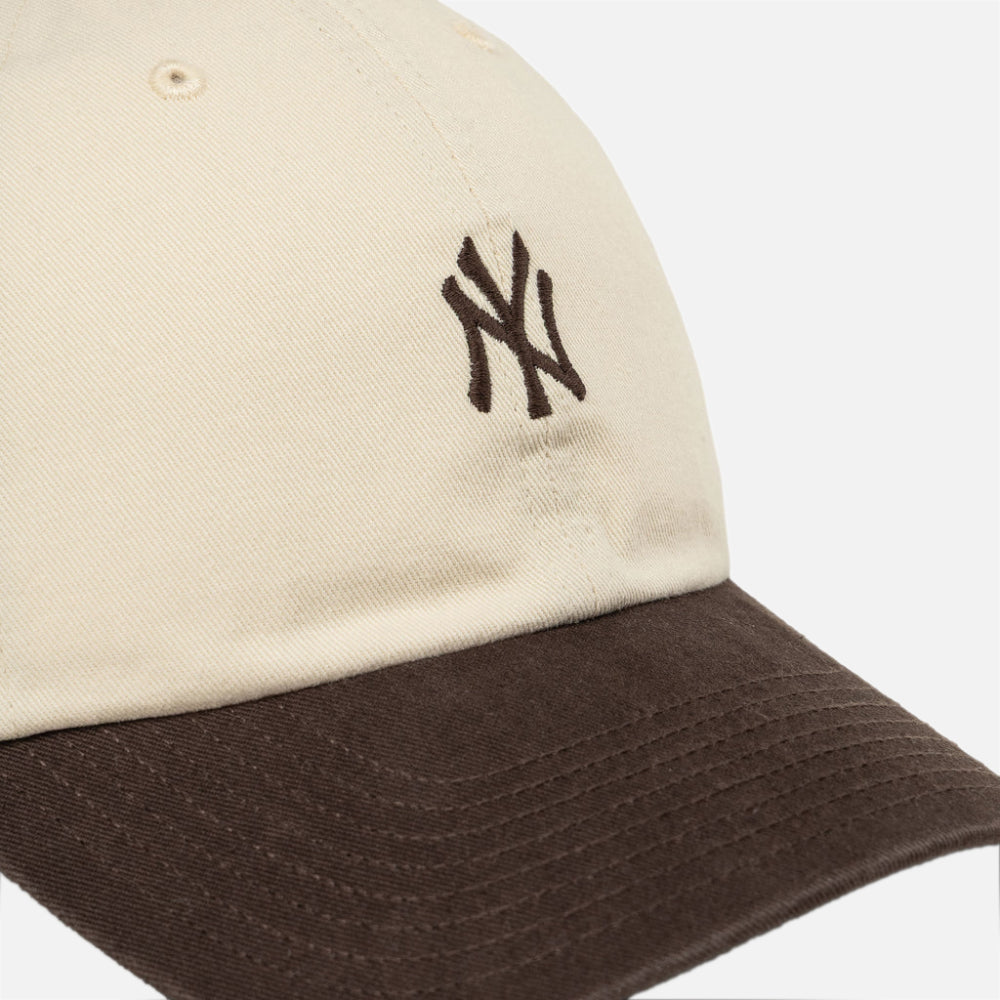 MLB New York Yankees Base Runner Two Tone Clean Up Cap - Men