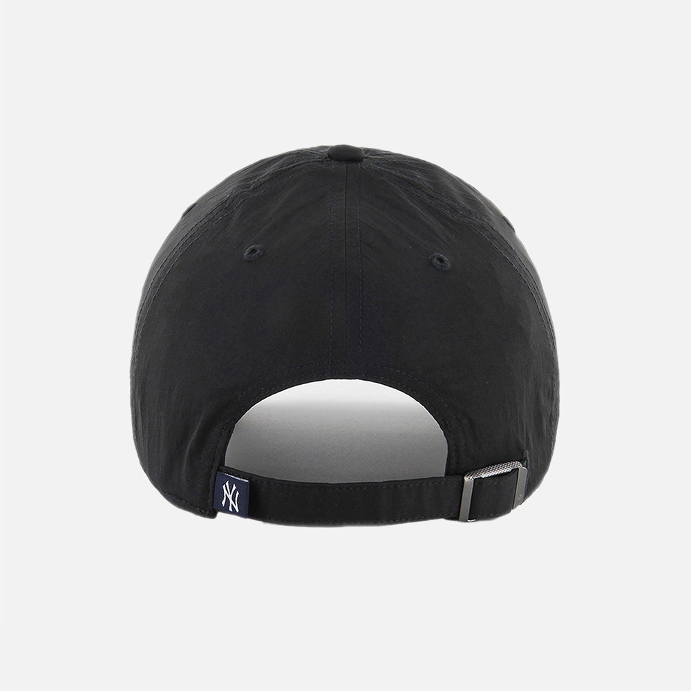 MLB New York Yankees Eight Bit Hero Clean Up Cap - Men