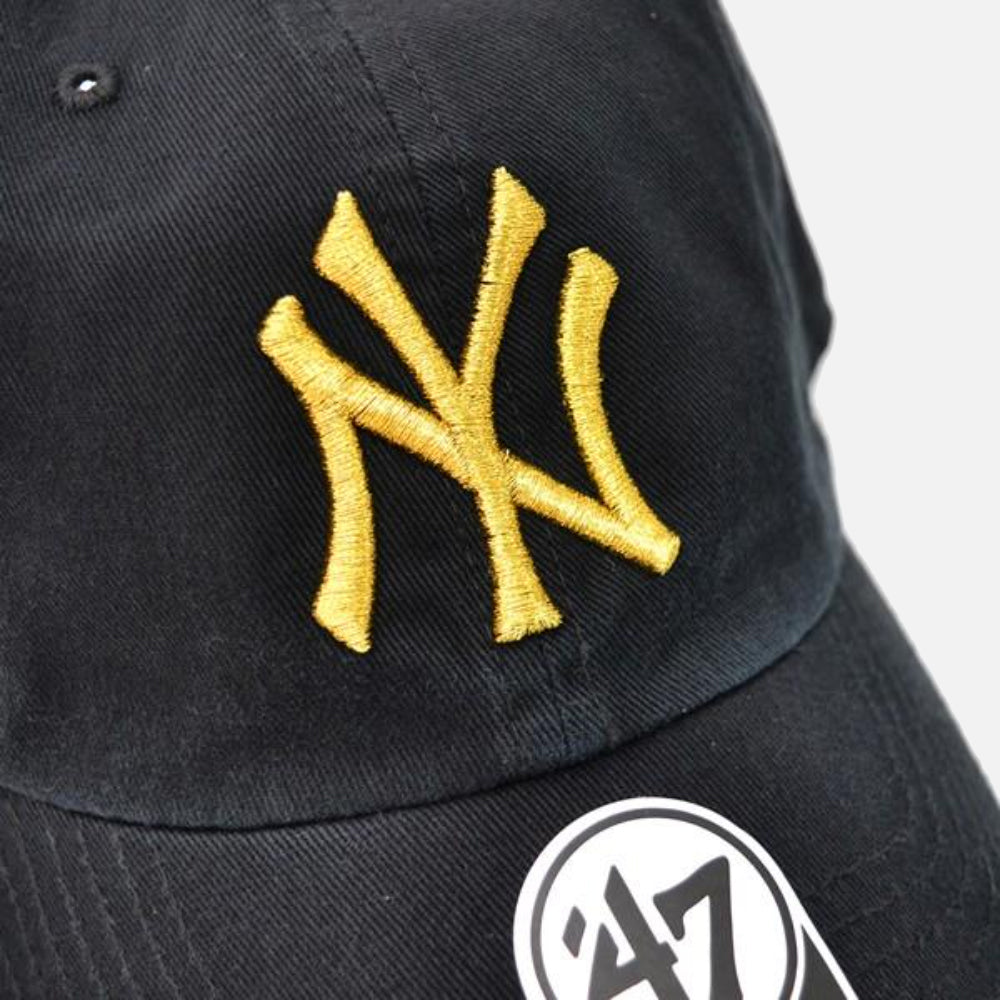 New York Yankees Metallic 47 Clean Up Strapback Cap - Men