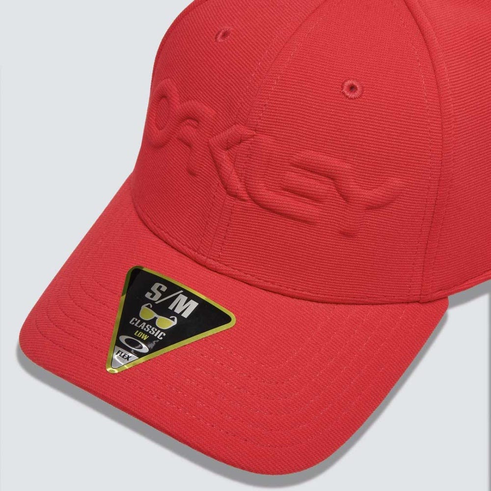 Oakley 6 Panel Stretch Hat Embossed Cap in Red Line