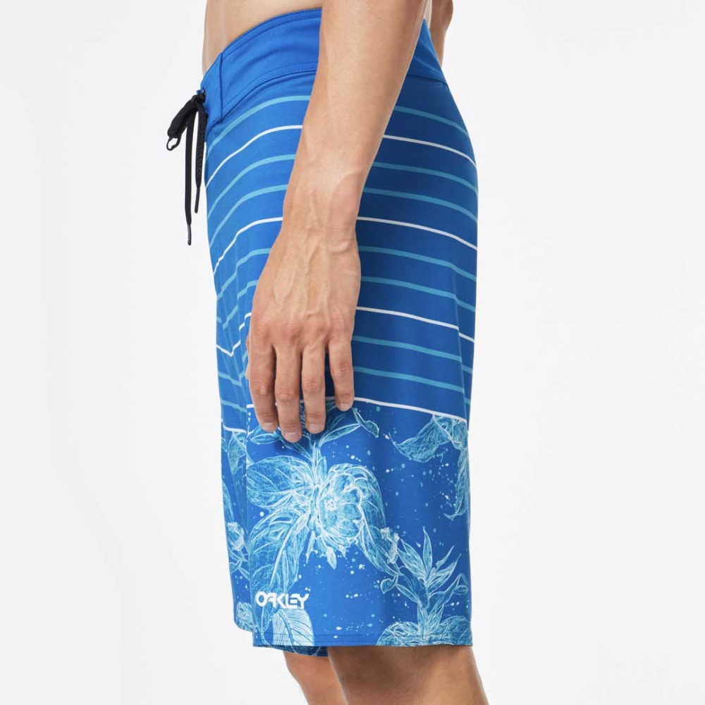 Oakley Retro Split 21 Boardshort in Light Blue Flower/Stripe