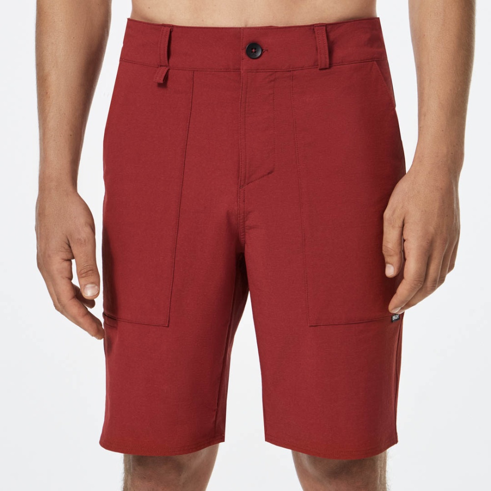 Oakley B1B Hybrd Short 20 in Iron Red Heather