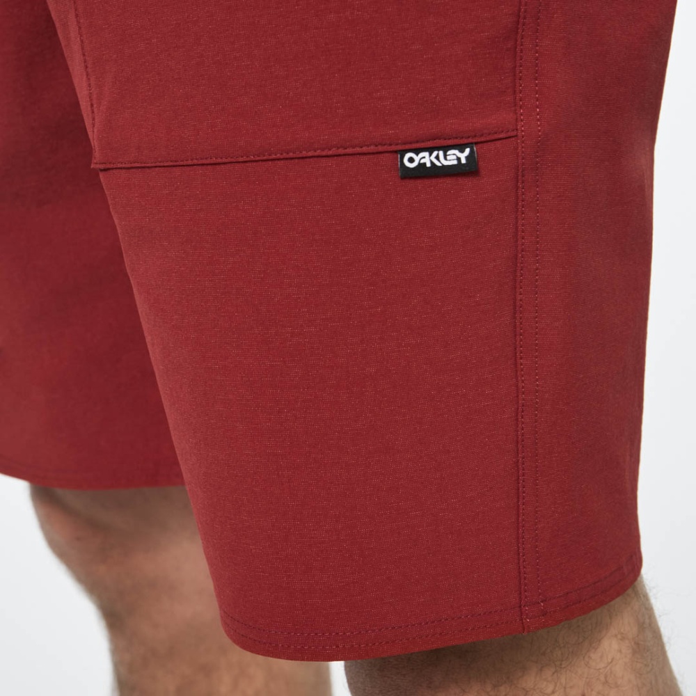 Oakley B1B Hybrd Short 20 in Iron Red Heather