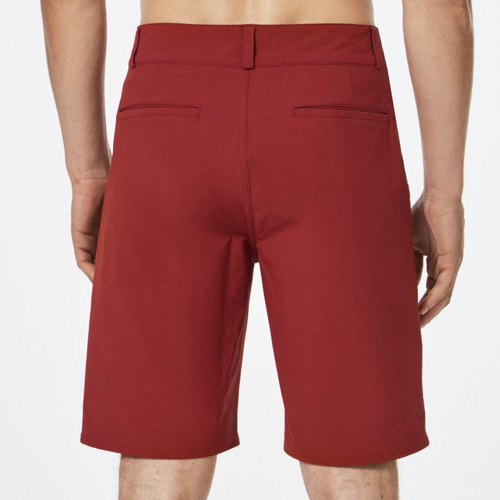 Oakley B1B Hybrd Short 20 in Iron Red Heather