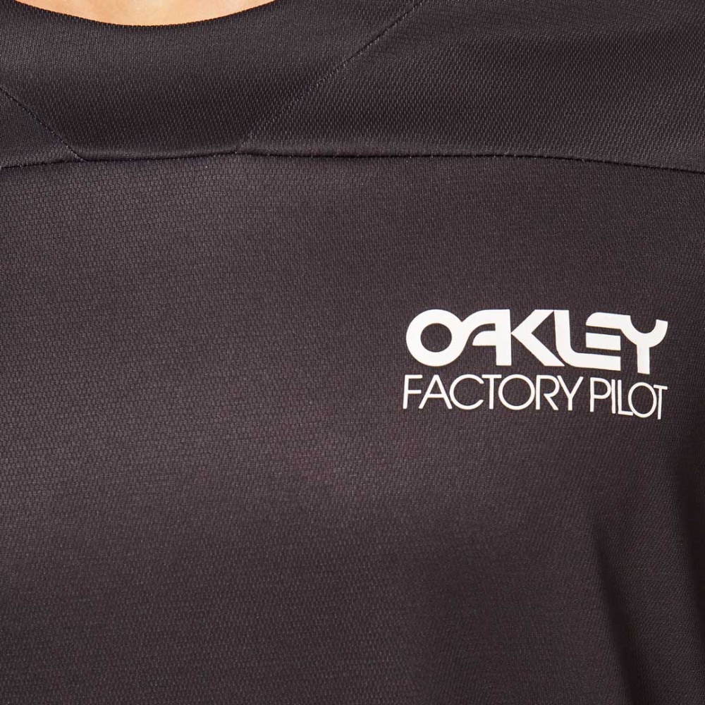 Oakley Factory Pilot Lite MTB Jersey T-Shirt in Blackout