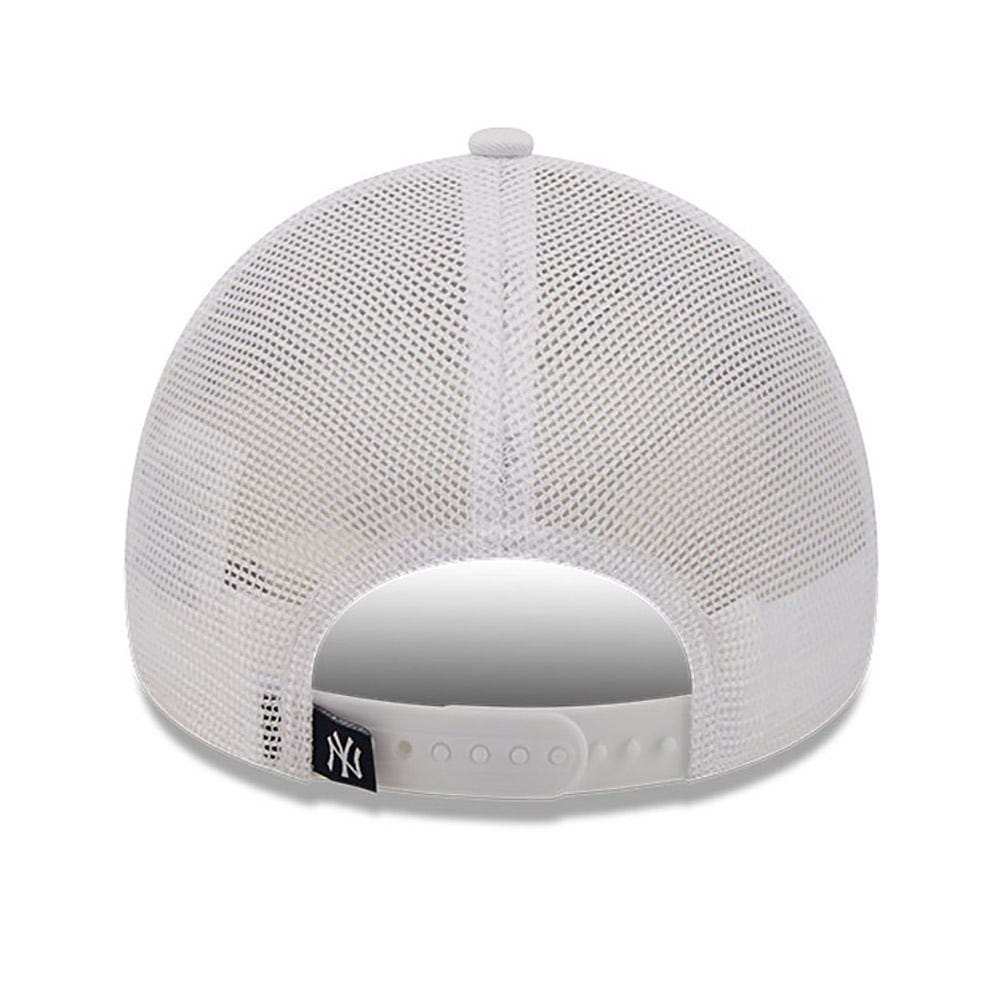 New Era New York Yankees Logo White A-Frame Trucker Cap