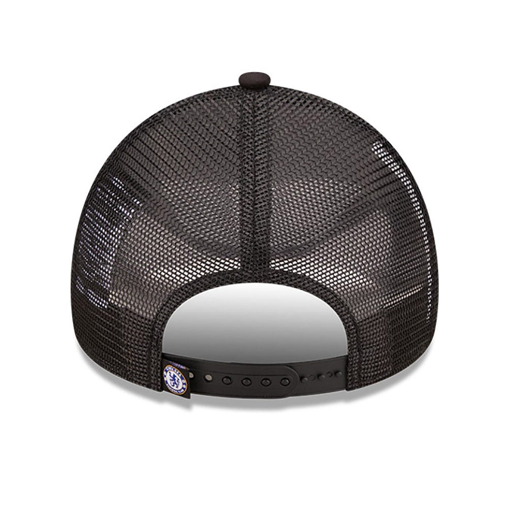 New Era Chelsea FC Lion Crest Seasonal Black Trucker Cap