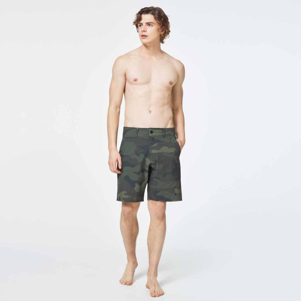 Oakley Hybrid Camo 19" Short  in Core Camo