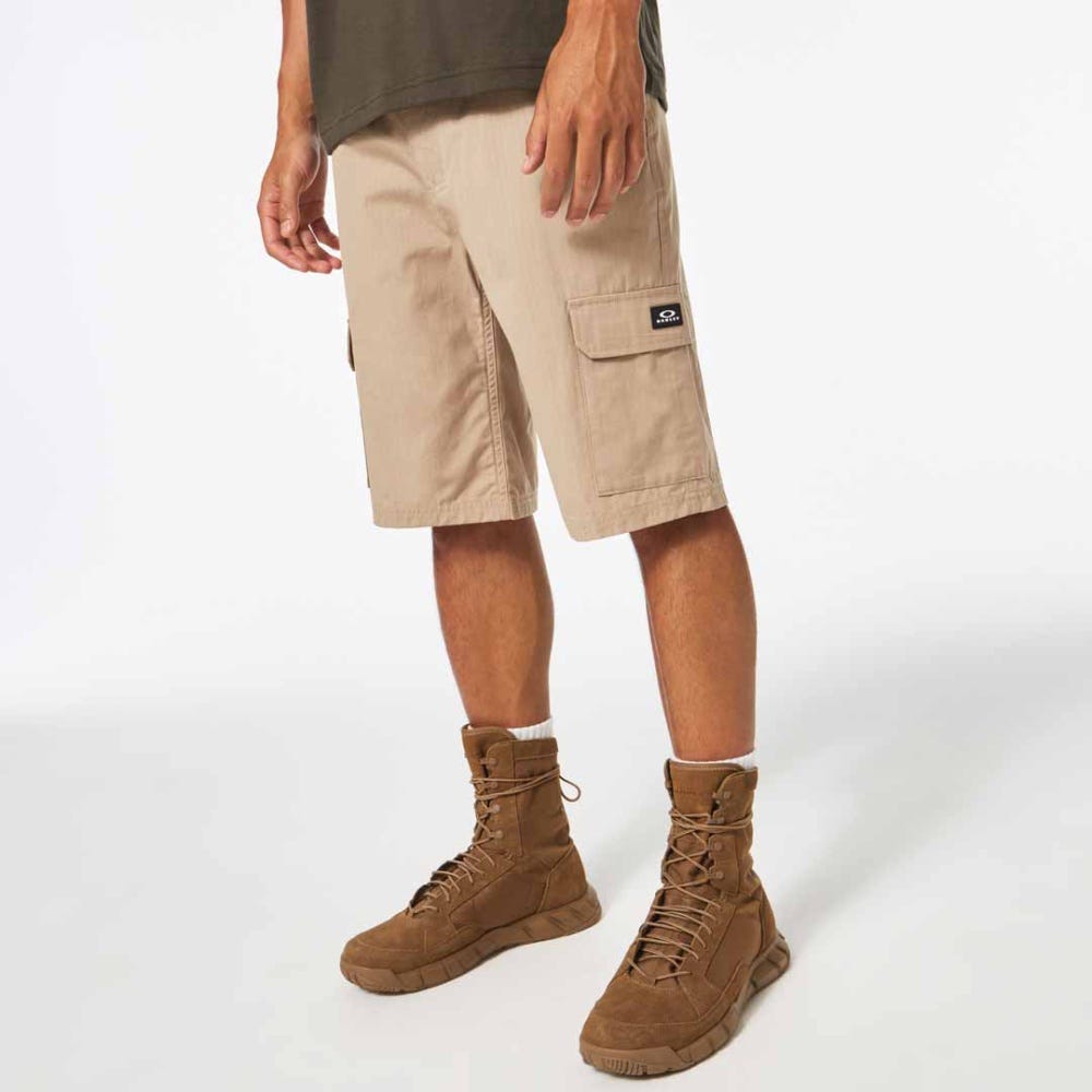 Oakley Utilitarian Cargo 2.0 Short  in Rye