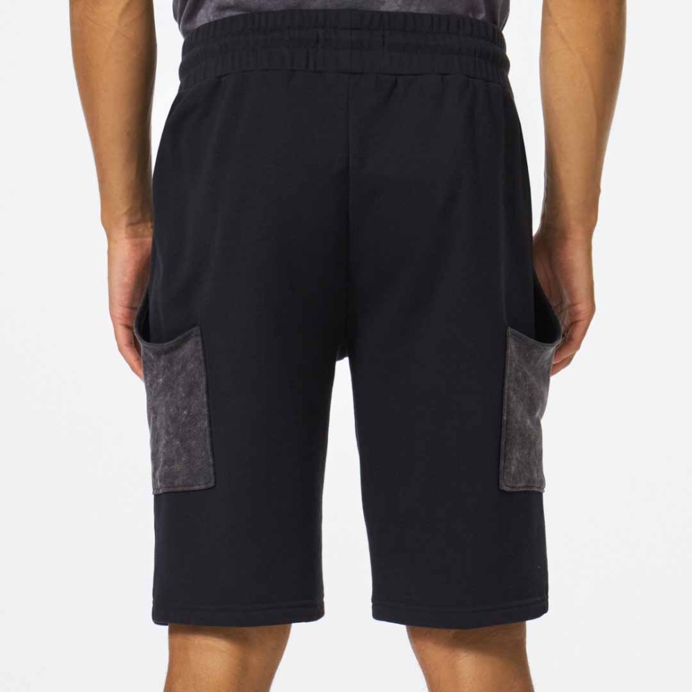 Oakley Explorer 21" Short in Blackout