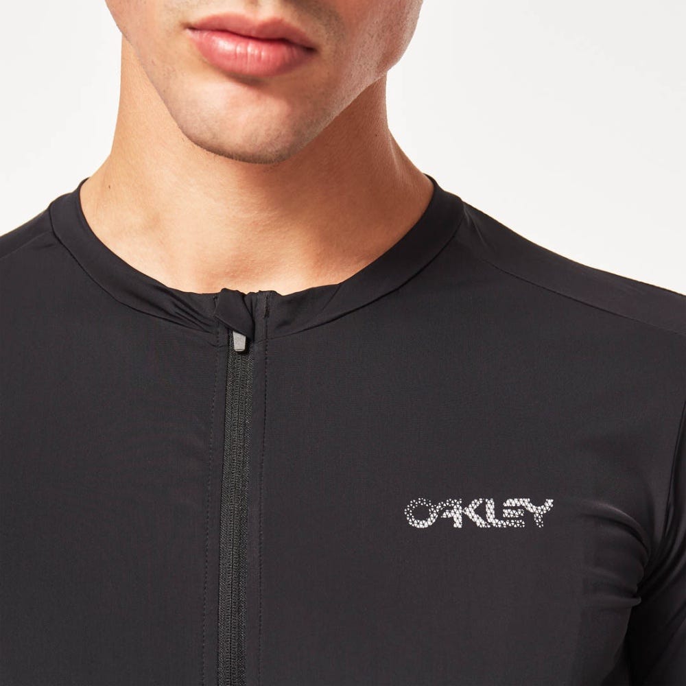Oakley Point To Point Jersey for Cycling in Blackout