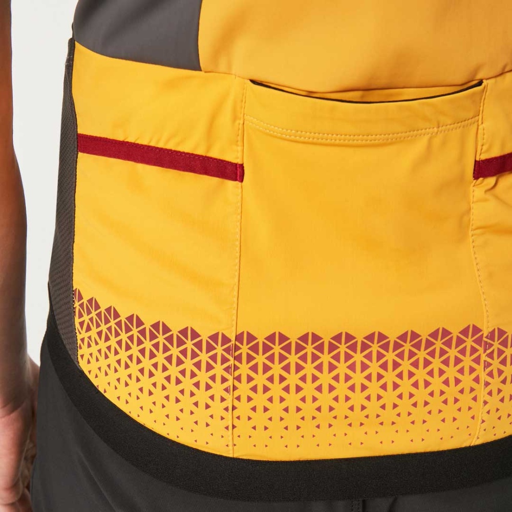 Oakley Point To Point Jersey for Cycling in Amber Yellow