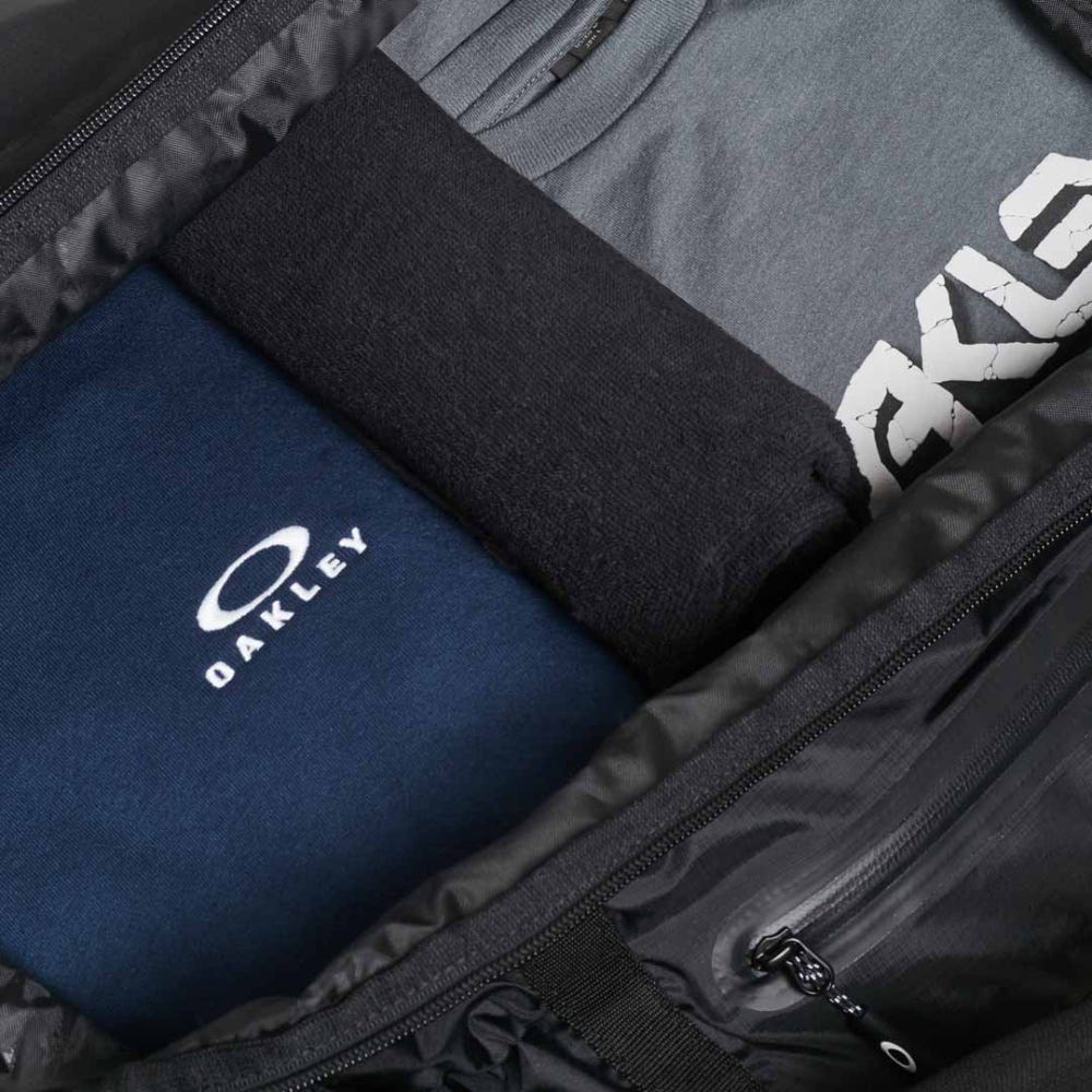 Oakley Outdoor Duffle Bag in Blackout