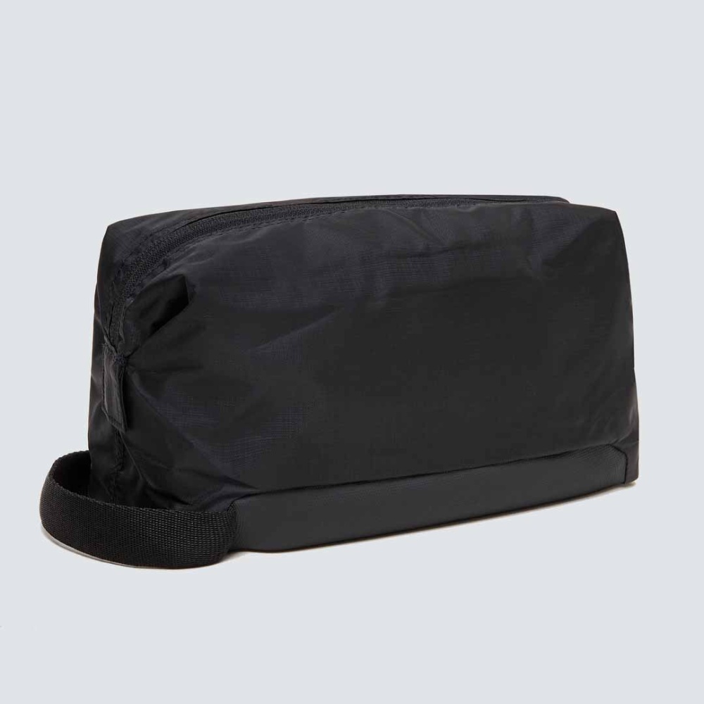Oakley Outdoor Beauty Case in Blackout
