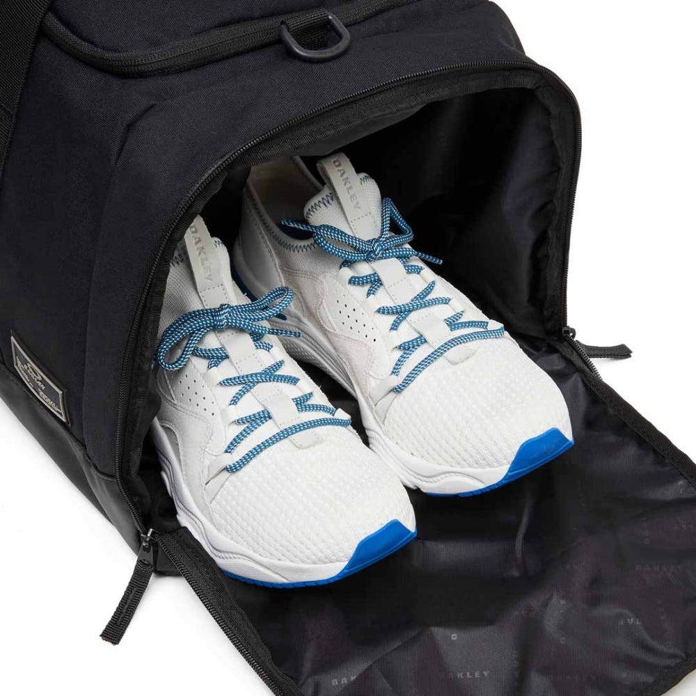 Oakley Vigor Duffle Bag in Blackout
