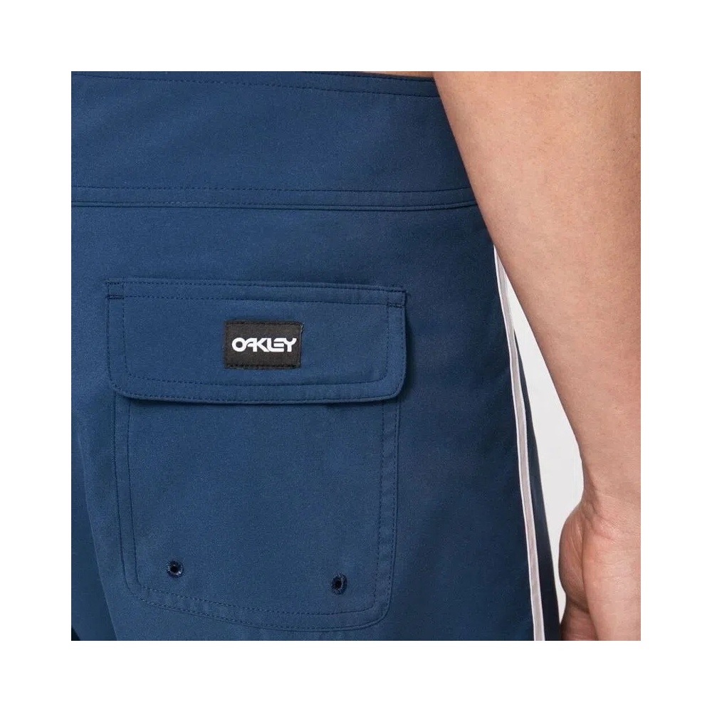 Oakley  Solid Crest 19 Boardshort In Poseidon