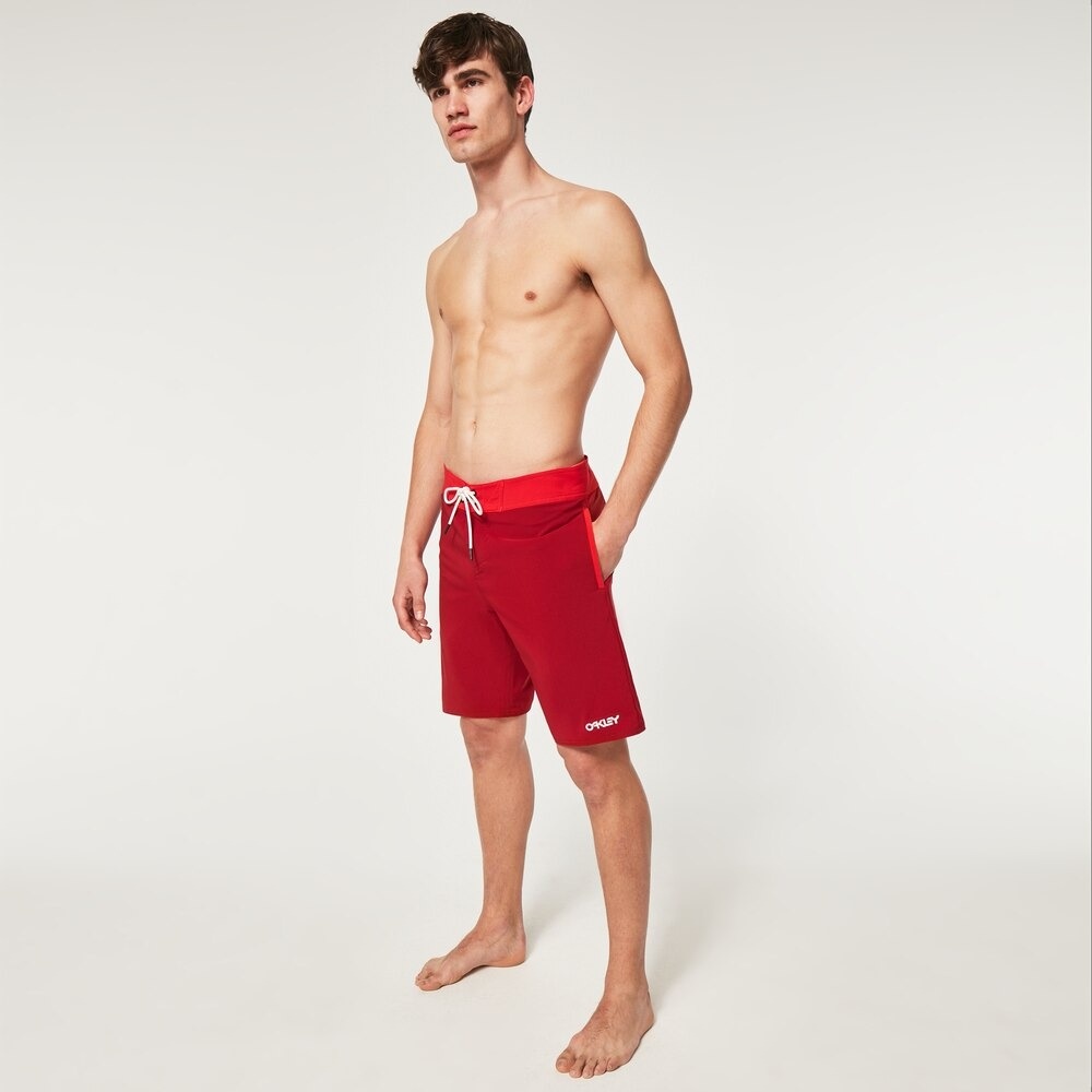 Oakley Double Up 20 Rc Boardshorts In Red Line/Iron Red