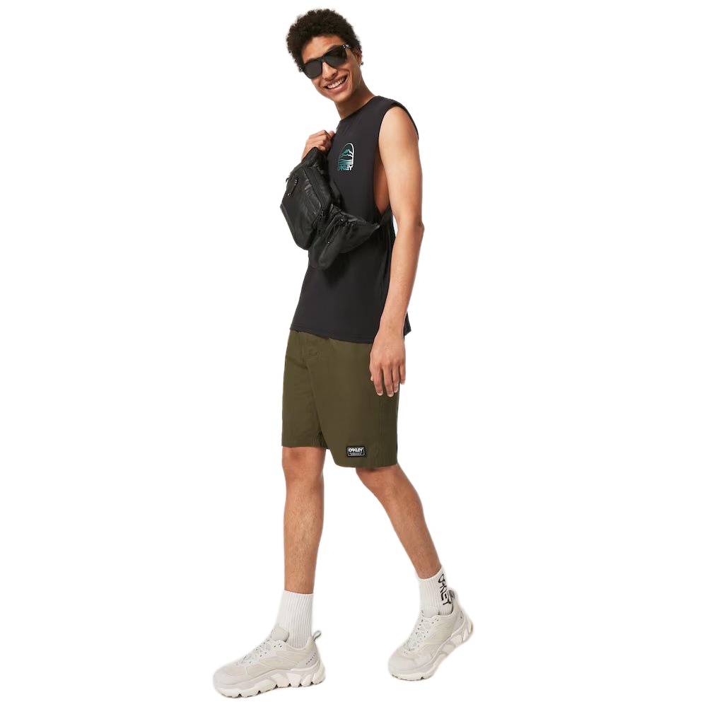 Oakley Gradient Mountain B1B Tank In Blackout