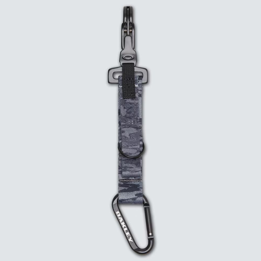 Oakley Wanderlust Keychain In Brush Tiger Camo Grey