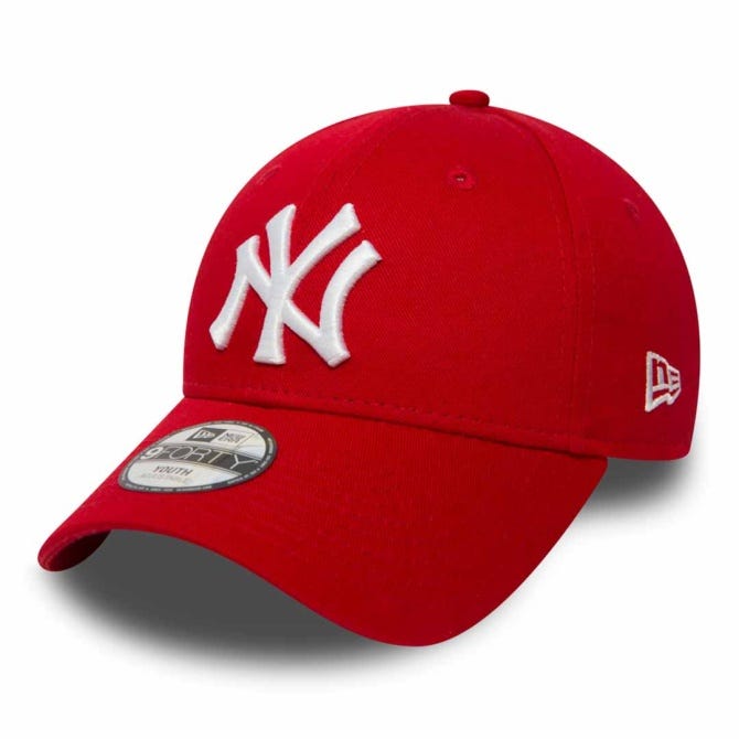 New Era New York Yankees Essential Kids 9Forty Cap in Scarlet Optic White
